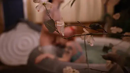 Röntgenci jakuzide sakso çekiyor