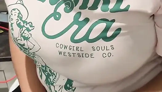 Yabancı sikişiyor ve para alıyor