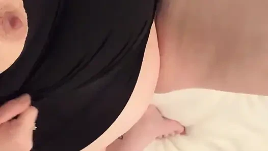 Azgın üvey anne mastürbasyon yaparken üvey oğlu onu filme çekiyor