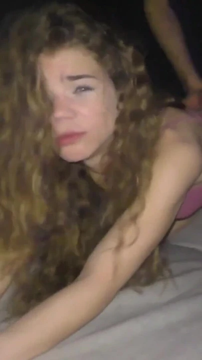 Захватывающий момент из "она должна была принес смазку - студентка получает грубо - Sabrina Spice"