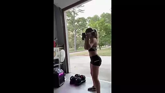 İşte önceki antrenman rutinlerimin bazı klipleri.