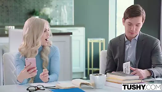 Tushy alex gri baştan ve esneme nöbeti için ona profesör