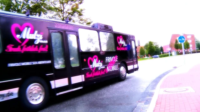 Горячий анал и из задницы в рот, ретро подборка