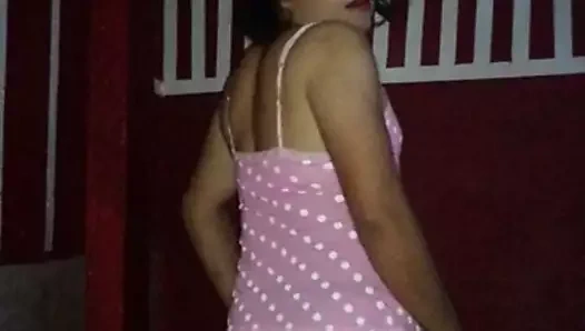 sissy test otel yatak içinde topuklu ve çorap