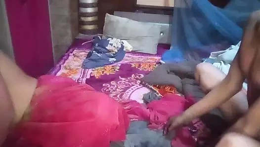 Hintli kadın latin fahişeler yapıyor