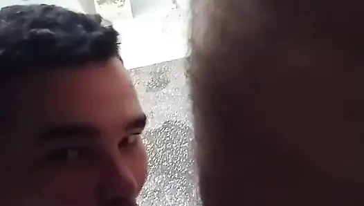 Onları sikecek bilinmeyen insanları arıyorum