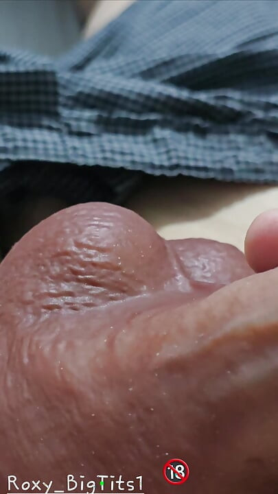 Üvey anne üvey oğluna prezervatifsiz ve utançsız 9 inç yarakla mastürbasyon yapıyor