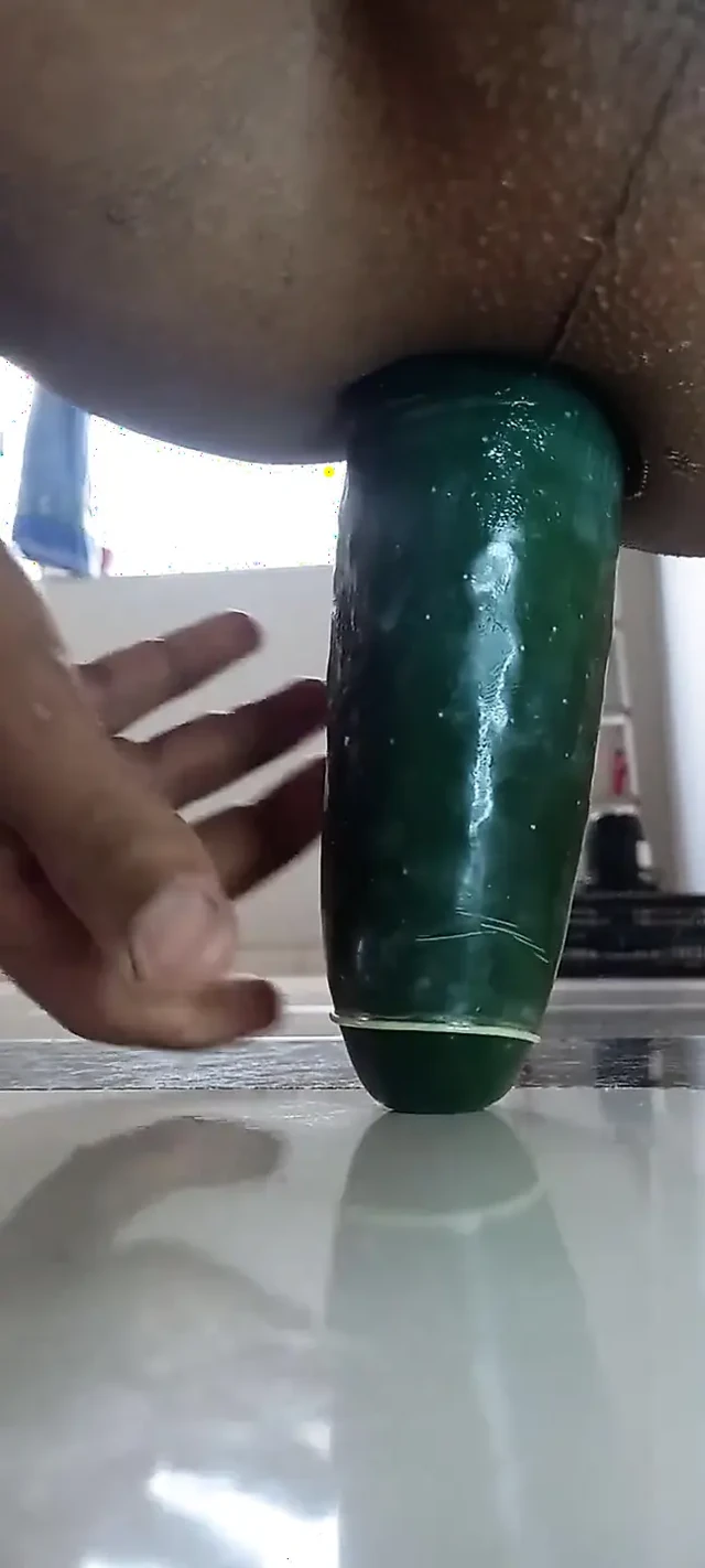 Salatalığın üzerine oturmak