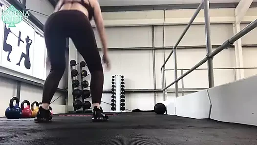 Burada istediğin kadar bana bakabilirsin.