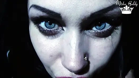 Seksi cadının boğazının içine boşal ve yutul, fetiş!