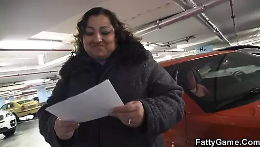 Doggystyle için genç delikanlı ile büyük göbek yağ toplantı