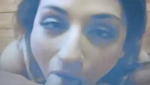 Genç seksin derin bir boğazı var... ve bununla gurur duyuyor!