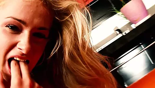 Lillian arzulu olduğu derin çifte penetrasyona giriyor