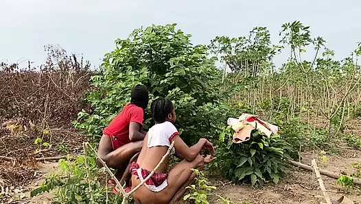 Açık havada sahnede yakalandık