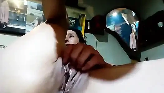 Marianahothot senin için mastürbasyon yapıyor