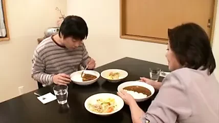 Бабушка трахает внука, японца