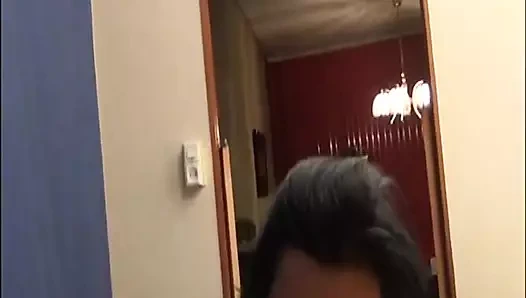 Bir arkadaşımın esmer kız kardeşi Jana'nın doğulu kızını sikiyorum