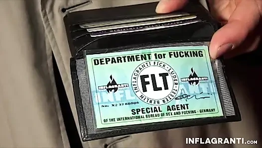 Edepsiz sürtük müfettişle sikişiyor