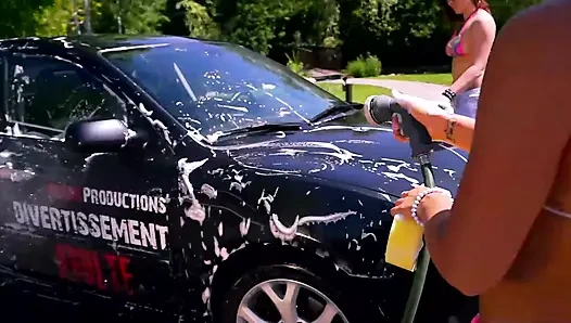 2 ateşli hatunla seksi araba yıkama