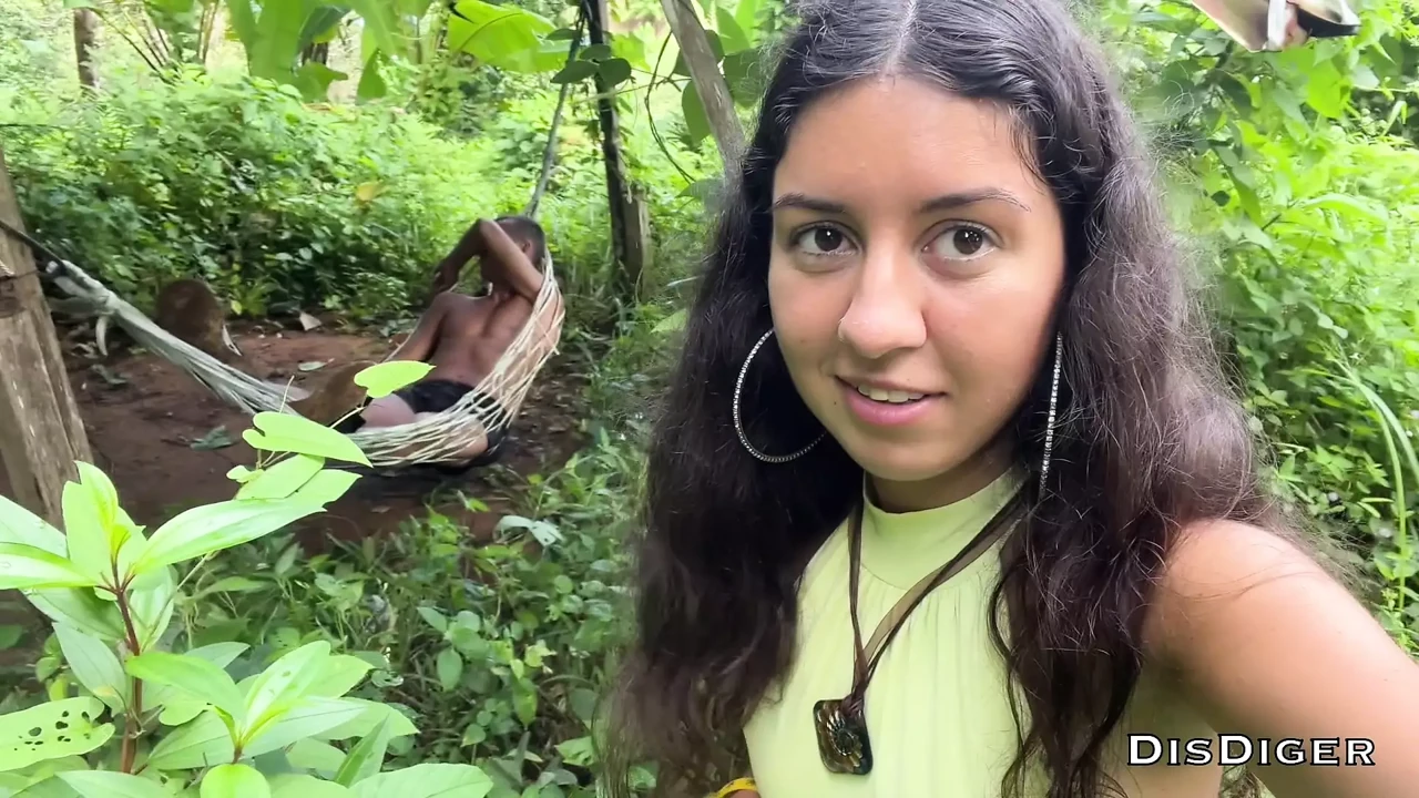 The girl got lost in the jungle and stumbled upon a savage who fucked her