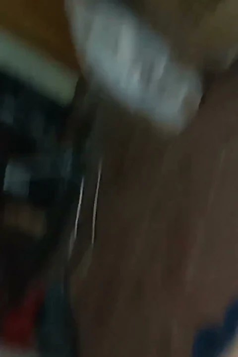Dik latin orta yaşlı seksi kadın ateşli sikişiyor