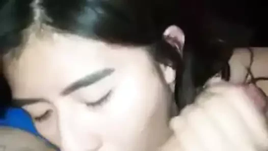 Ally martinez dando mamada profunda