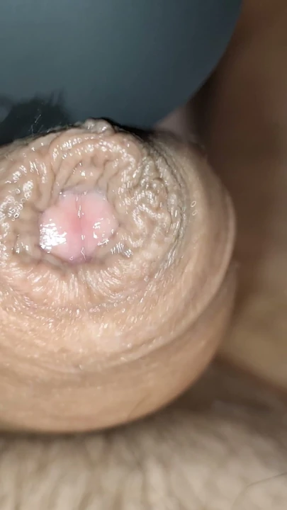 Yarağın kendisi boşalıyor, sperm uçuyor, yarak seğiriyor, vızıltı güçlü! | Klip 1