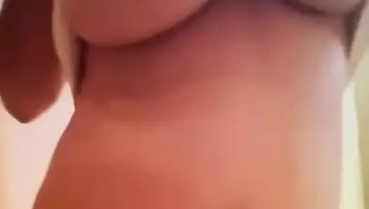 Güzel kahverengi areolalar