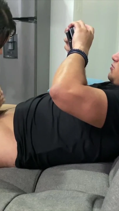 İki seksi kızla porno nasıl yapılır - yan açıdan vahşi çift oral seks bakış açısı | Klip 1