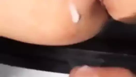 Cum üzerinde ona tatlı kedi