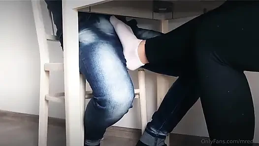 28 Dakikada 40 Boşalma Ayakla Muamele