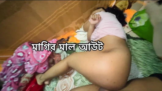 Sıkı amcık büyük yarak sert seks