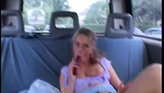 Im Auto Milf benutzt