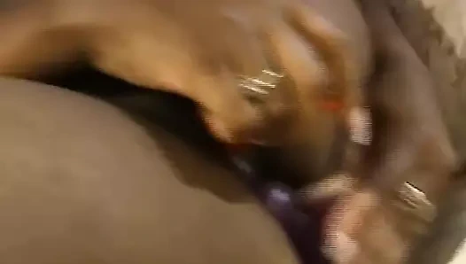 Egzotik abanoz ev hanımı solo mastürbasyon