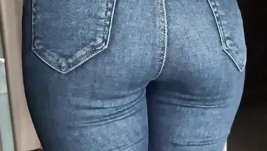 Komşumu istediği gibi sikiyorum