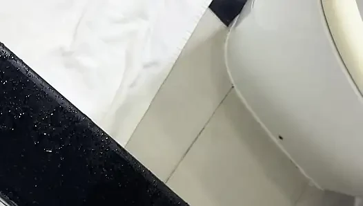 Doğal güzellik vajinasını tıraş ediyor