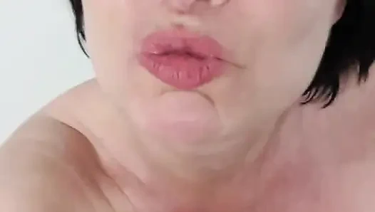 Şırıngalı göğüslerde ağda oyunları