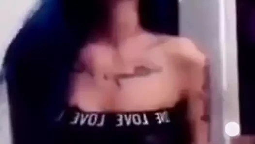 Oldukça mavi saçlı (dans yolu)