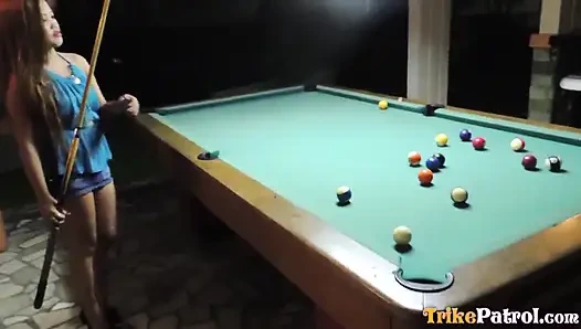 İnatçı poony sürtüyor