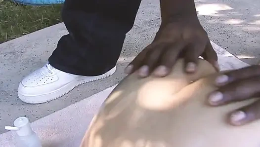 Azgın büyük memeli sahne 4_brunette latin hatun götünde büyük zenci yarağının tadını çıkarıyor