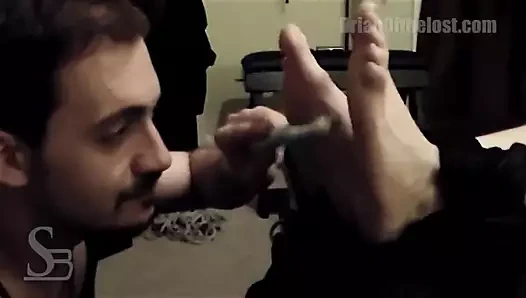 Gwen gıdıkladı (klibin önizlemesi)