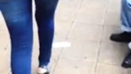 Milf seksi yüksek topuklu