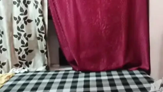 Payal Didi, Arkadaşının Kocasıyla Grup Seks Yaparken Görüldü