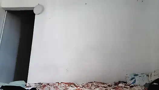 Hintli orta yaşlı seksi kadın komşu sert gırtlağına kadar almayı ve anal seksi seviyor