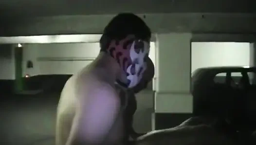 Bisexuel geceleri açık havada otoparkta saldırganlık