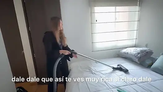 Temizlikçi Kız Fetişi Derlemede