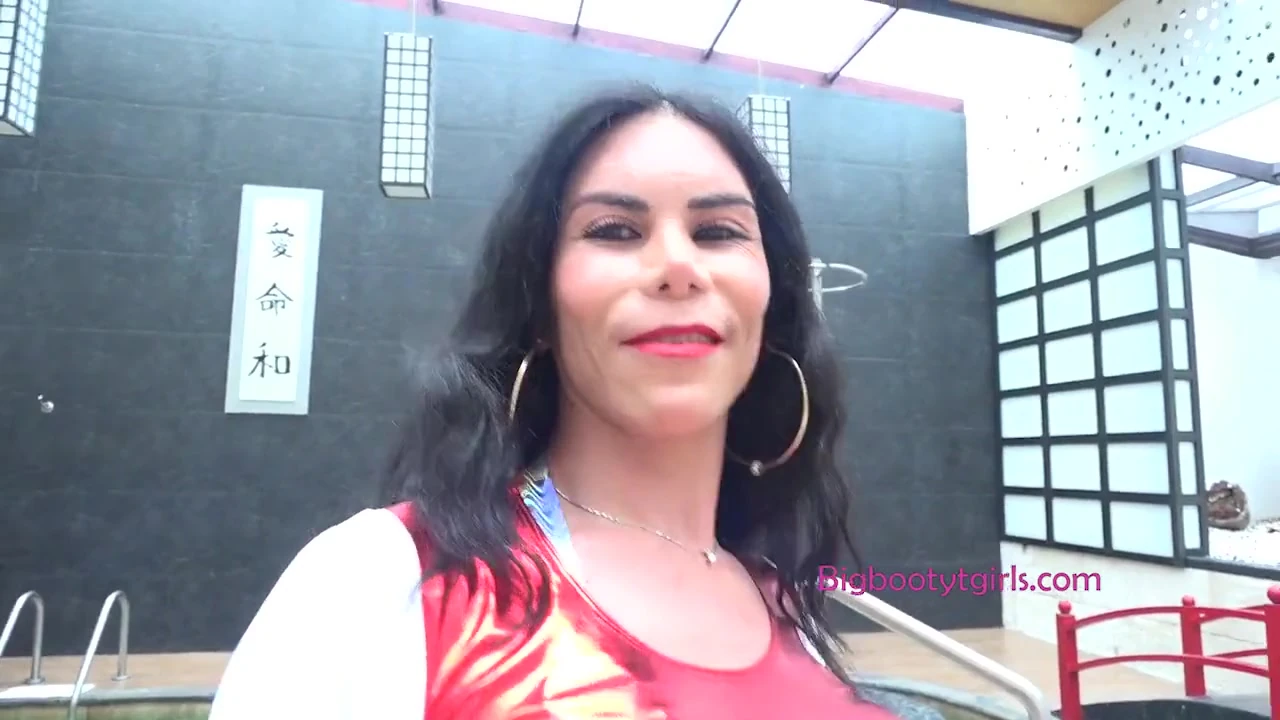 Behind the Scenes with Abigail Lust