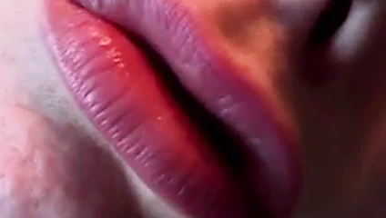 Küçük kırmızı sürme sutyen kirli konuşma