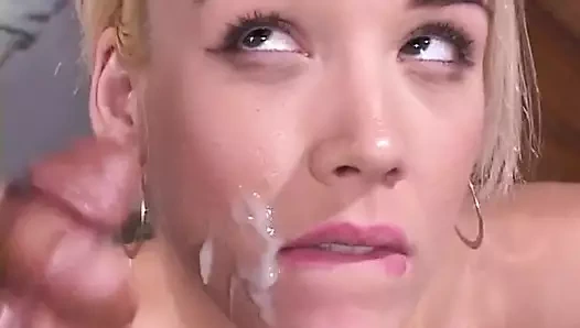 azgın sürtük yayılır onu bacaklar ve alır onu KEDİ dövülerek