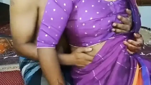 Güzel Bangladeşli evli kadın kocası tarafından sert sikiliyor